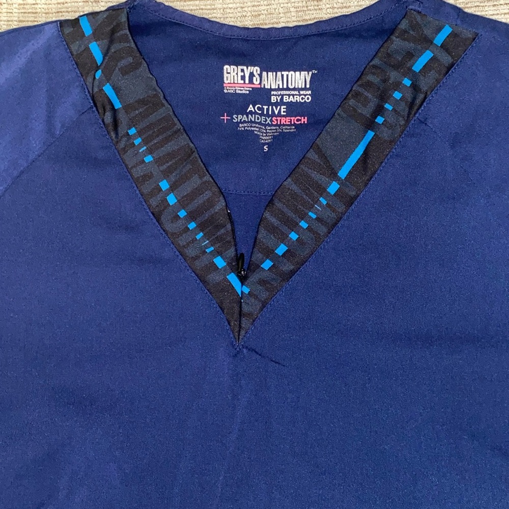 Greys anatomy professional wear by BARCO small in navy blue